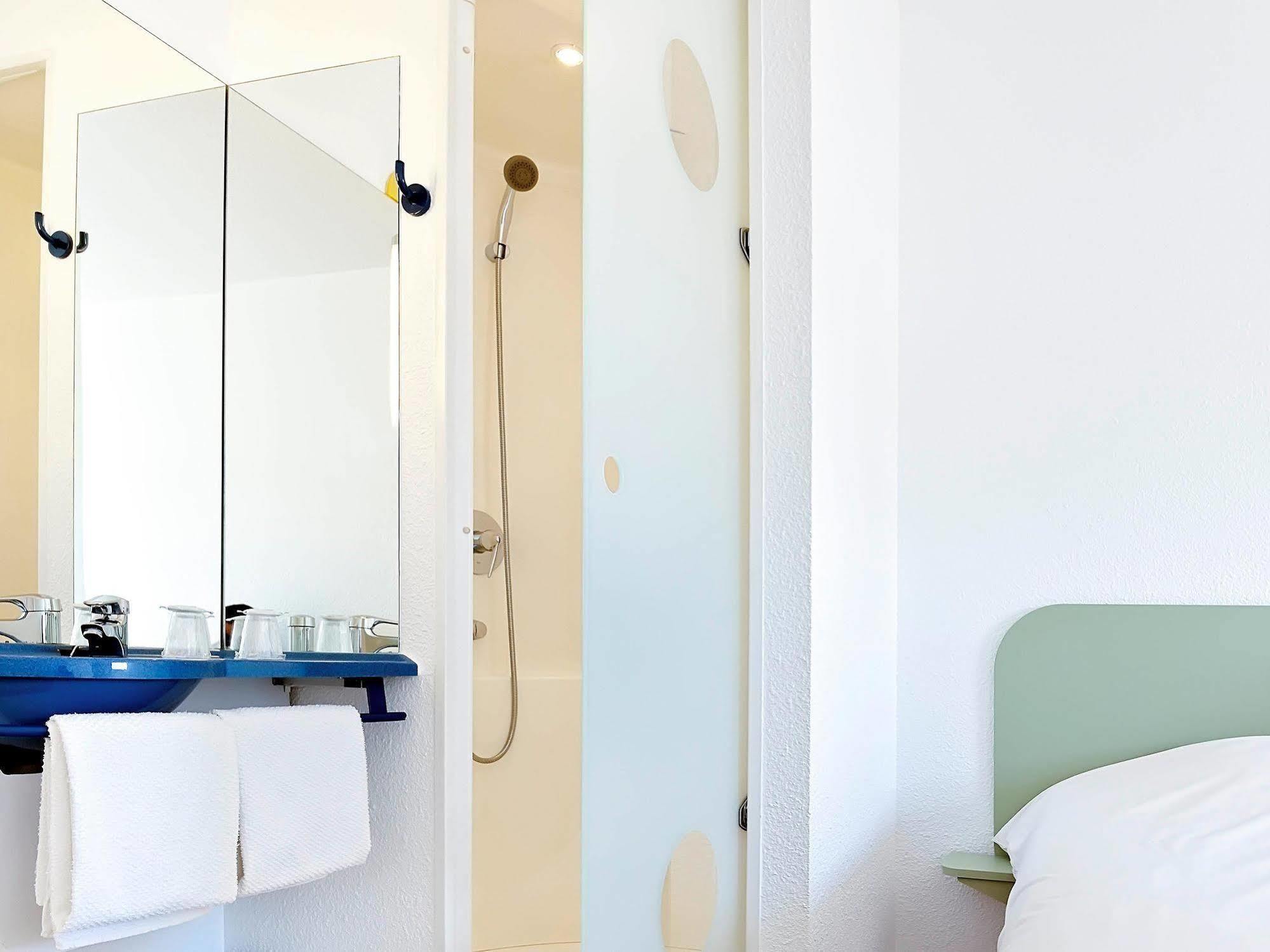 Ibis Budget La Roche Sur Yon Vendespace Mouilleron-le-Captif Eksteriør bilde