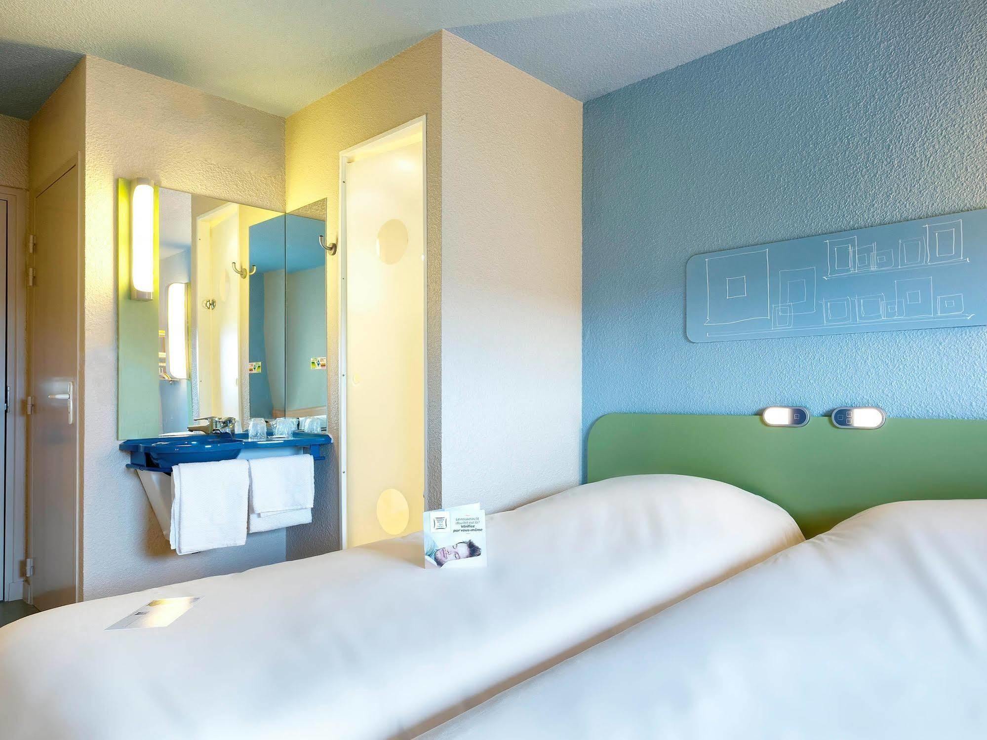 Ibis Budget La Roche Sur Yon Vendespace Mouilleron-le-Captif Eksteriør bilde
