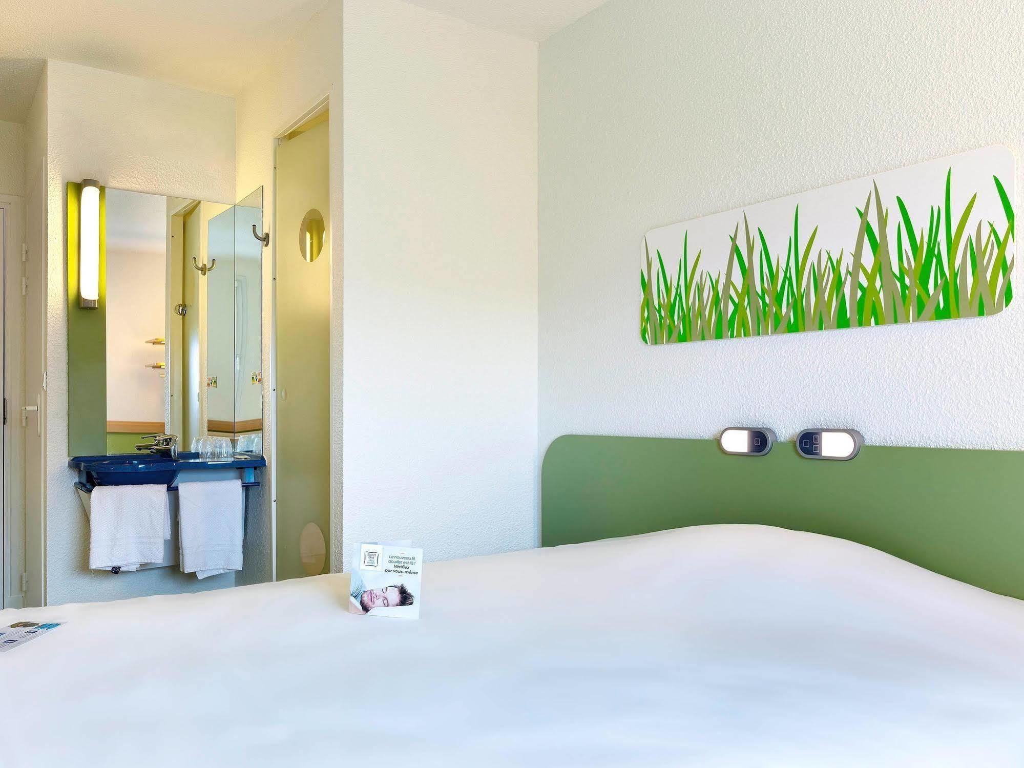 Ibis Budget La Roche Sur Yon Vendespace Mouilleron-le-Captif Eksteriør bilde